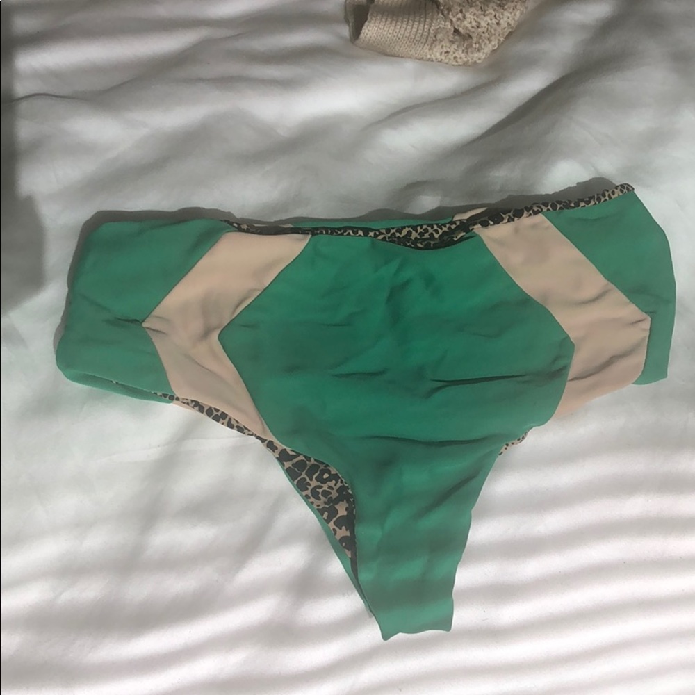 Acacia bottoms